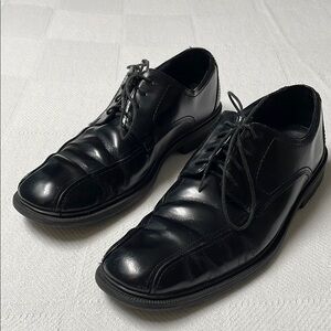 Bostonian - Men’s 11 - Black Leather - Oxford Shoes Sleek Design - Preowned